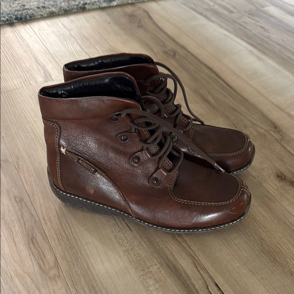 Mephisto Brown Ankle Boots with Lace-Up Design
